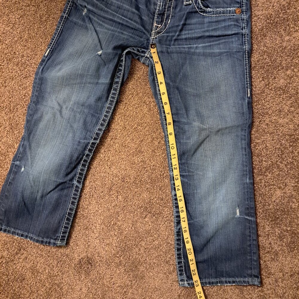 Big Star "LIV" Distressed Embroidered Pocket Denim Jean Capris, size 28 - Picture 3 of 13